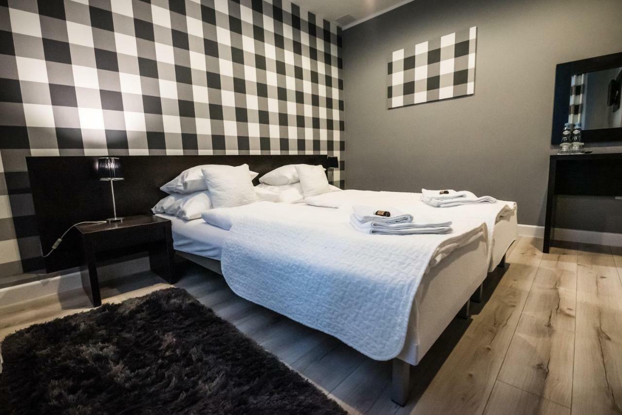 Restauracja Pod Kogutem Hotel Poniatowa Ngoại thất bức ảnh